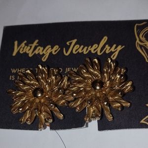 Gold Tone Vintage Monet Clip Earrings (Signed)